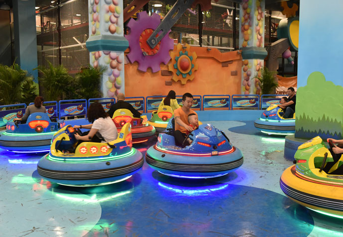 Precautions when Children Ride in Bumper Cars